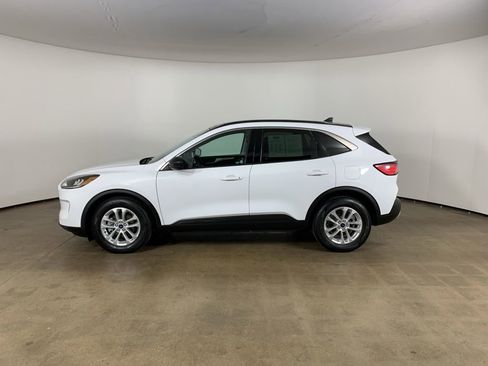 Used 2022 Ford Escape SE w/ Convenience Package FWD image 16