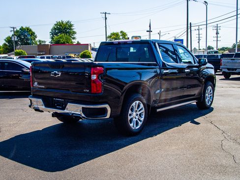 Used 2023 Chevrolet Silverado 1500 LTZ w/ LTZ Premium Package AWD/4WD image 7