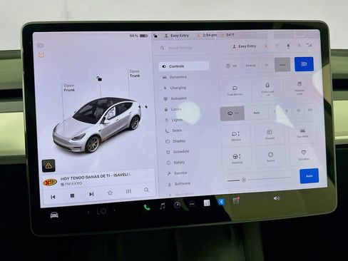Used 2021 Tesla Model Y Long Range AWD/4WD image 23