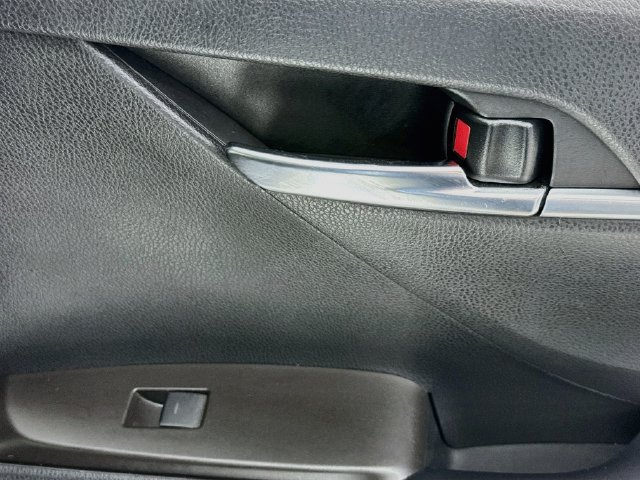 Used 2023 Toyota Camry SE FWD image 27