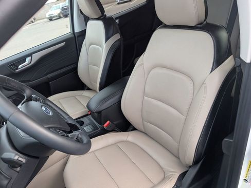 Used 2022 Ford Escape SEL image 10