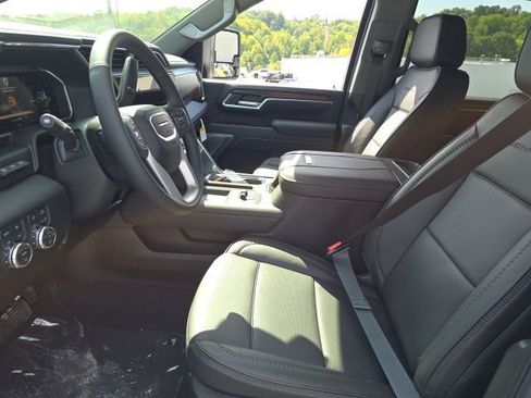 New 2026 GMC Sierra 2500 Denali w/ Denali Reserve Package image 6