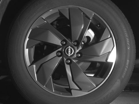 Used 2025 Nissan Rogue SV image 14