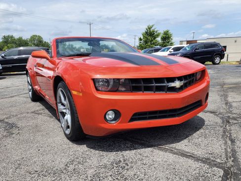 Used 2011 Chevrolet Camaro LT RWD image 2