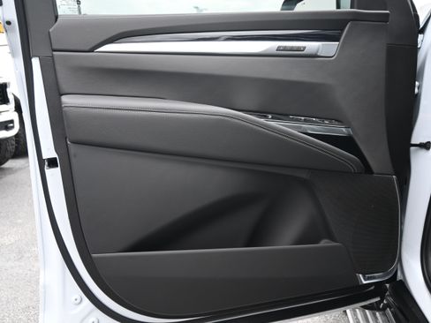 Used 2026 Cadillac Escalade Sport w/ LPO, ONYX Package image 30