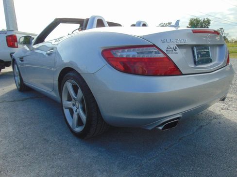 Used 2013 Mercedes-Benz SLK 250 image 6