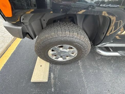 Used 2006 HUMMER H3 AWD/4WD image 2