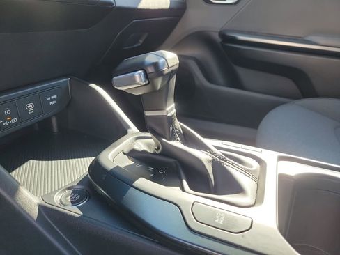 Used 2025 Kia K4 LXS image 30