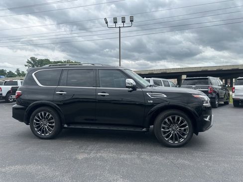 Used 2022 Nissan Armada Platinum w/ Captain's Chairs Package image 3