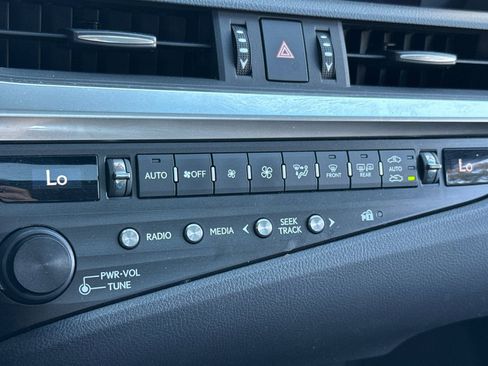 Used 2020 Lexus ES 350 image 25