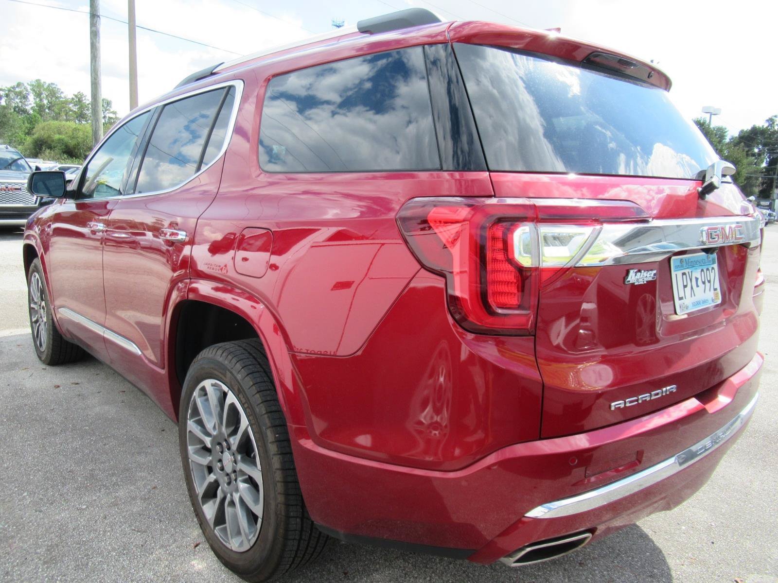 Used 2023 GMC Acadia Denali FWD image 3