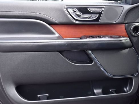 Used 2020 Lincoln Navigator Reserve RWD image 23