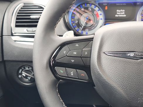 Used 2023 Chrysler 300 S w/ Comfort Group RWD image 28