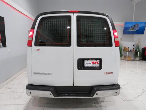 Used 2018 GMC Savana 2500 w/ Chrome Appearance Package image 6