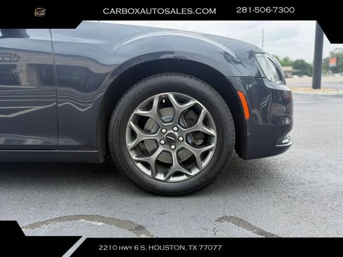 Used 2018 Chrysler 300 S AWD/4WD image 26
