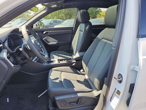 New 2025 Audi Q3 2.0T Premium image 11