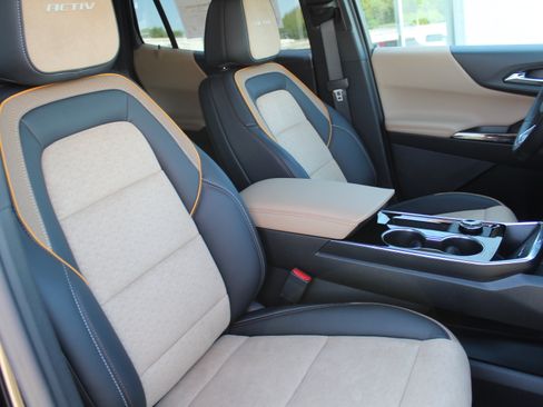 New 2026 Chevrolet Equinox ACTIV w/ Convenience Package III FWD image 15