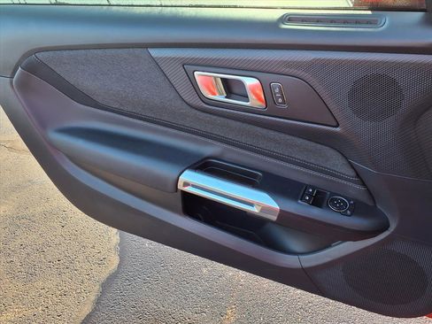 Used 2025 Ford Mustang Coupe image 13