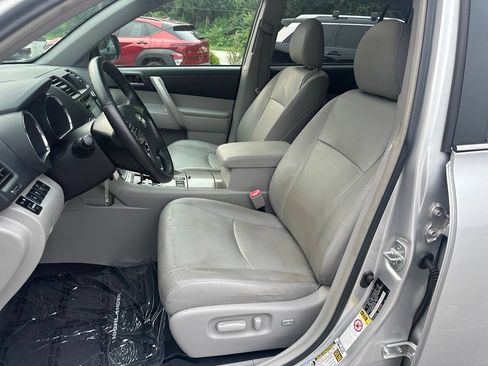 Used 2013 Toyota Highlander SE AWD/4WD image 14