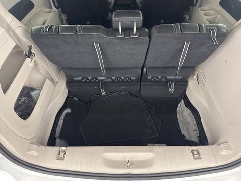 Used 2024 Chrysler Pacifica Touring-L image 31