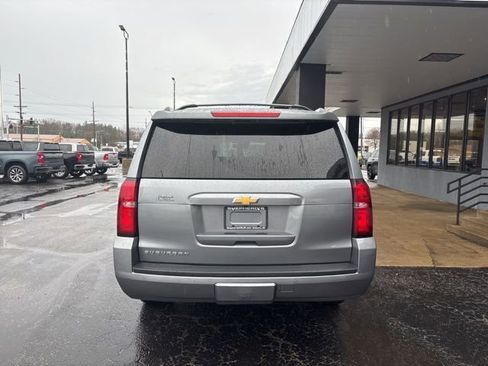 Used 2018 Chevrolet Suburban LT w/ LT Signature Package image 10