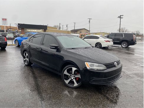 Used 2012 Volkswagen Jetta SE FWD image 3