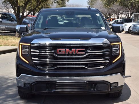 Used 2025 GMC Sierra 1500 SLT image 3