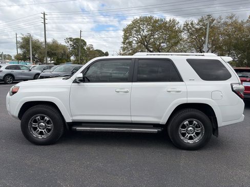 Used 2015 Toyota 4Runner SR5 Premium image 4