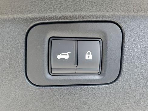 New 2025 Nissan Armada SL w/ Captain's Chari Seat Package image 7