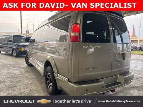 Used 2018 Chevrolet Express 2500 Work Van w/ Enhanced Convenience Package image 6