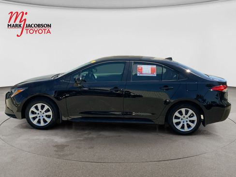 Used 2025 Toyota Corolla LE FWD image 8