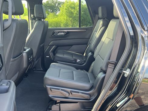 Used 2025 Chevrolet Tahoe Z71 w/ Comfort Package AWD/4WD image 37