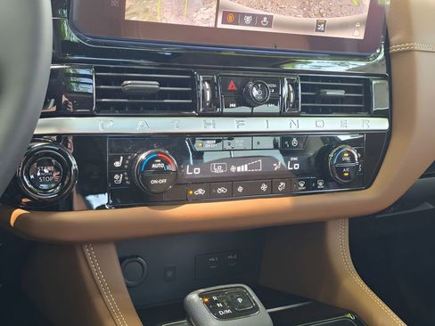 New 2026 Nissan Pathfinder Platinum AWD/4WD image 28