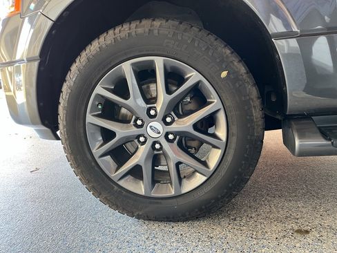 Used 2017 Ford Expedition Limited w/ Limited Appearance Package image 36