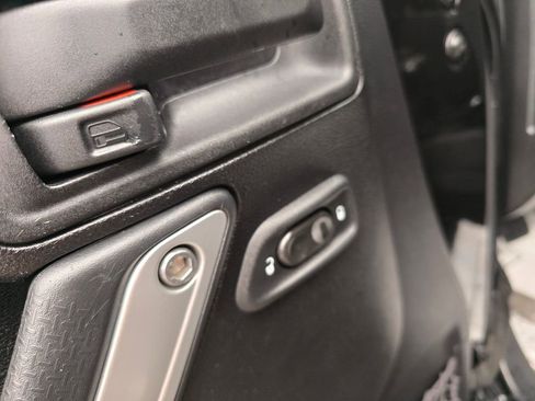 Used 2012 Jeep Wrangler Unlimited Rubicon w/ Connectivity Group AWD/4WD image 21