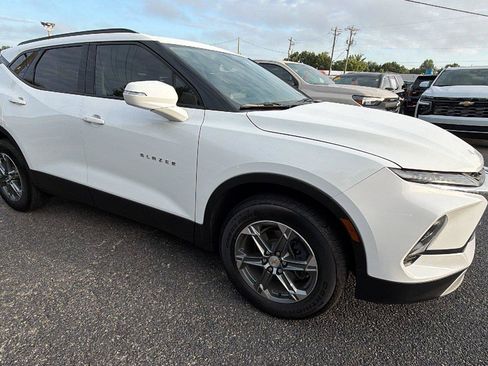 Used 2024 Chevrolet Blazer LT FWD image 7
