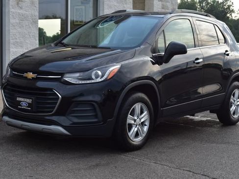 Used 2019 Chevrolet Trax LT w/ LT Convenience Package AWD/4WD image 17