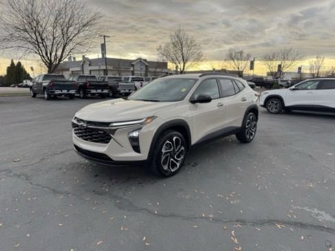 New 2026 Chevrolet Trax RS w/ Driver Confidence Package FWD image 3