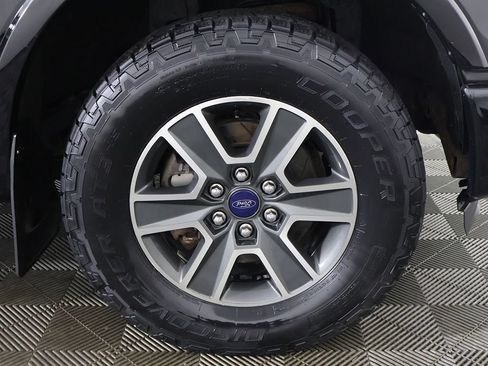 Used 2016 Ford F150 XLT w/ Equipment Group 302A Luxury AWD/4WD image 19