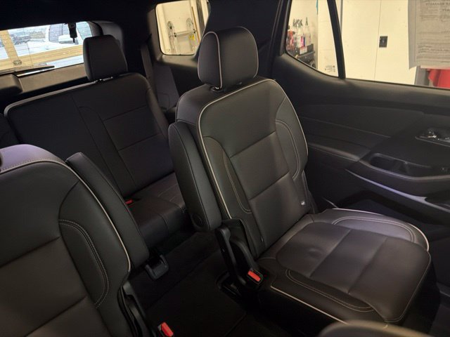 Used 2023 Chevrolet Traverse Premier AWD/4WD image 45