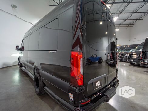Used 2024 Mercedes-Benz Sprinter 3500 image 20