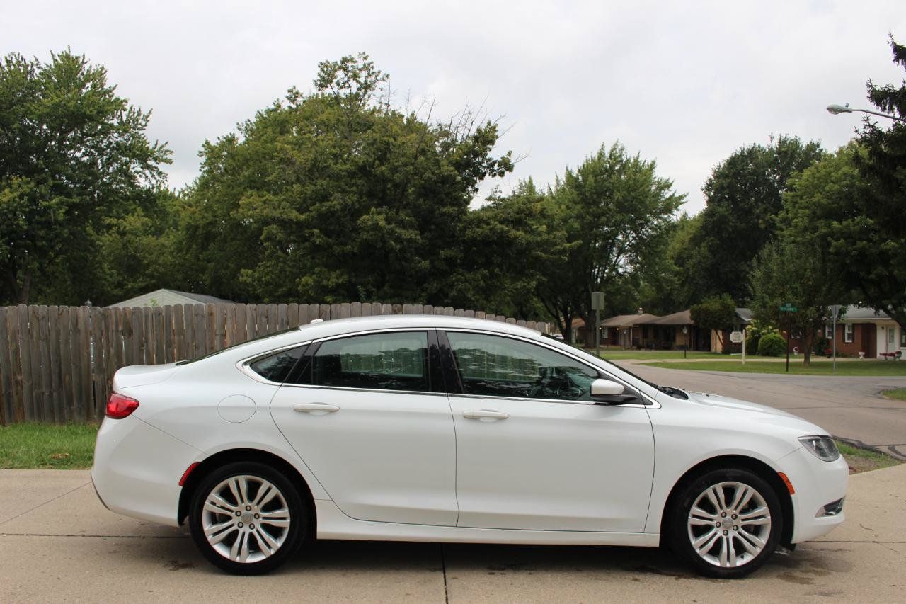 Used 2015 Chrysler 200 Limited w/ Convenience Group FWD image 11