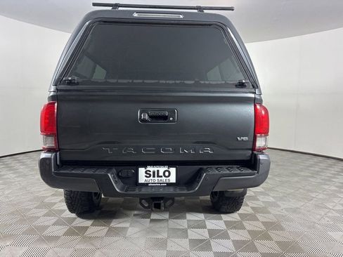 Used 2019 Toyota Tacoma TRD Off-Road image 4