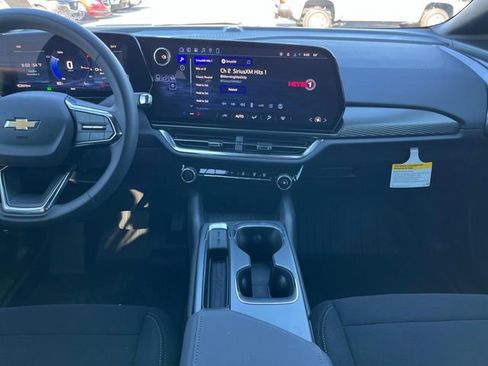 New 2026 Chevrolet Equinox EV LT image 17