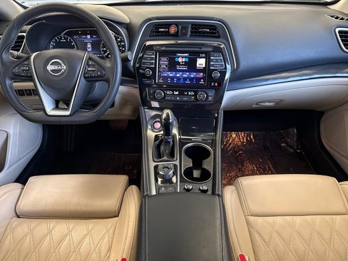 Used 2023 Nissan Maxima Platinum w/ Sport Mat Group FWD image 17