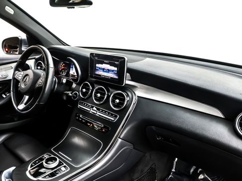 Used 2019 Mercedes-Benz GLC 300 image 16