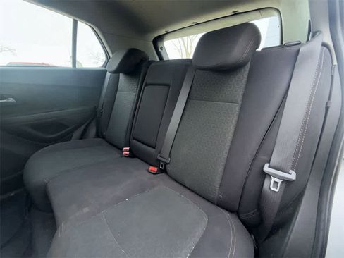 Used 2020 Chevrolet Trax LS image 11