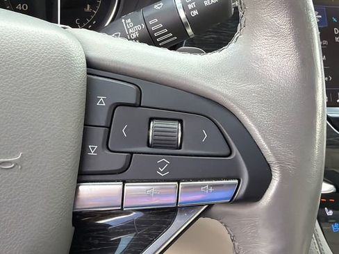 Used 2020 Cadillac XT6 Premium Luxury FWD image 26