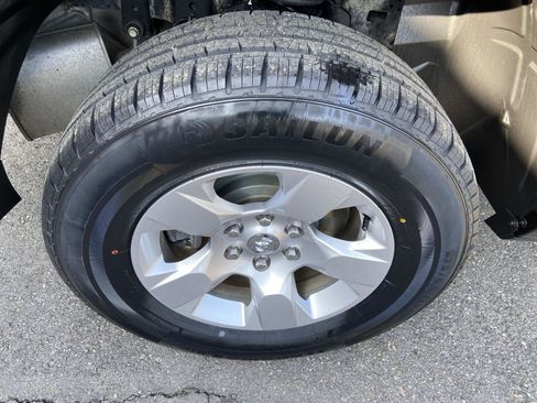 Used 2021 RAM 1500 Big Horn image 13