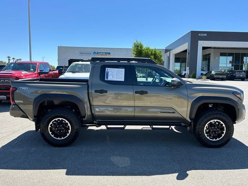 Used 2025 Toyota Tacoma TRD Off-Road AWD/4WD image 11